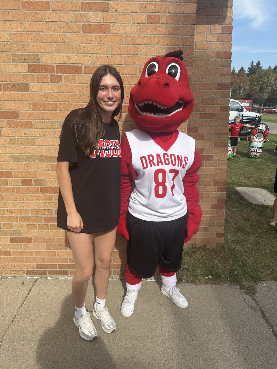 RubyDanielson23's tweet image. I want to give a big thank you to MSUM for the amazing visit. I loved camp and seeing what it was like to be a Dragon for the weekend. It was fun to meet the coaches and spend time with the players. Thank you for the awesome experience. 

@MSUM_Softball 

@mnvortexandas