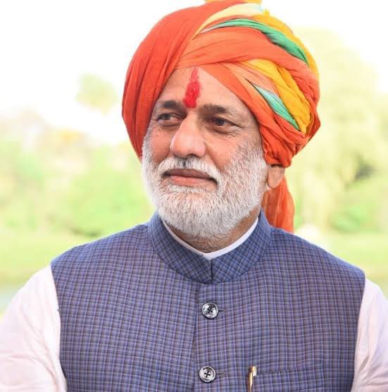 sachin11097's tweet photo. एक शैतान सिंह पाल का व्यक्ति है को पाल समाज से अपने आप को बड़ा तीस मारखा मानता है। और दूसरी जातियों की खूब झोली भरता है अभी अभी मांट (UP) में भी आए थे। मैं पूछना चाहता हूँ एमपी सहित पूरे भारत में कितने पाल गडरिया समाज को इन्होंने टिकट दिलाया है? @BabluBaghel @palrahulji https://t.co/9nxIN4qtHN