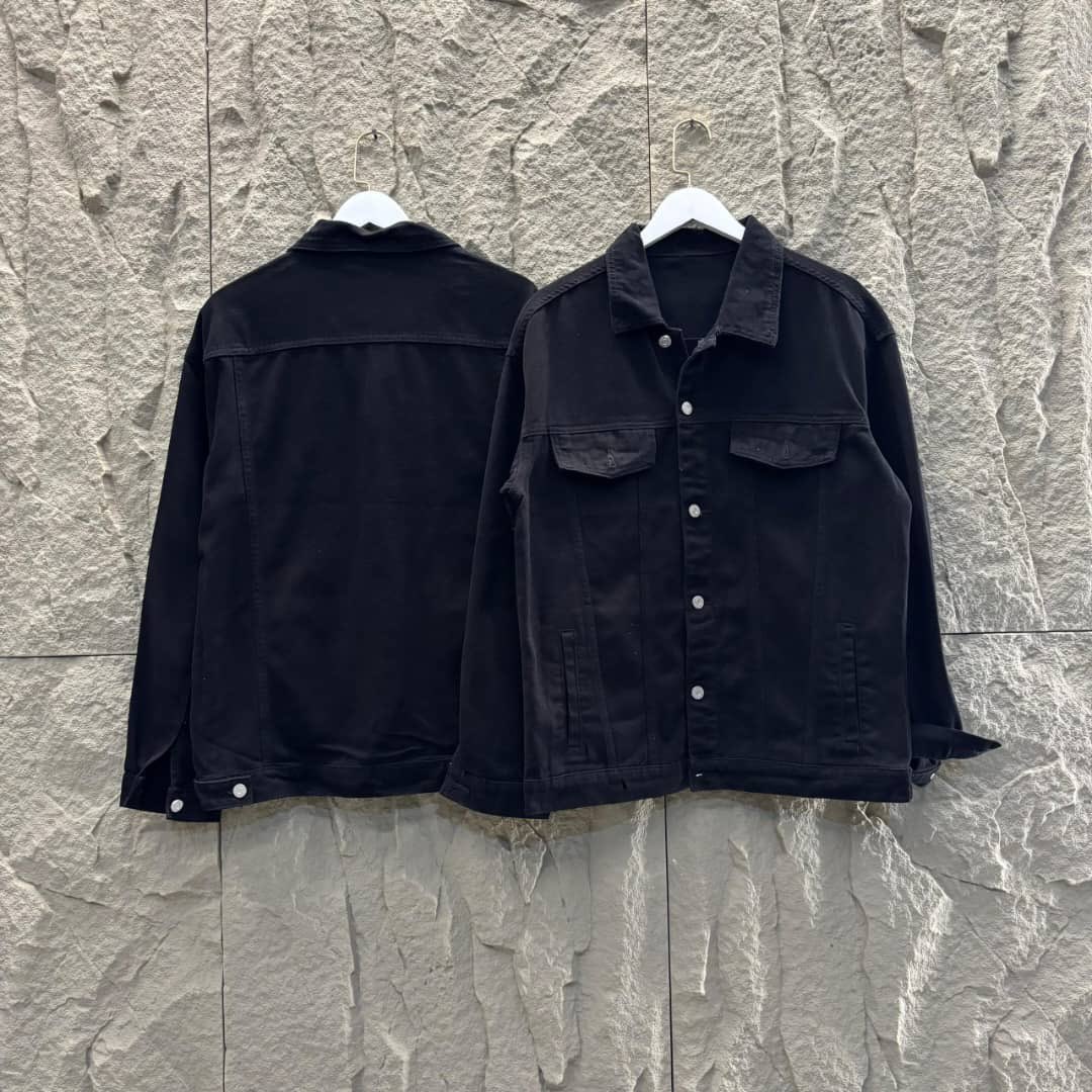 Black Denim  jacket 

🏷️60,000(M,L,XL,XXL)