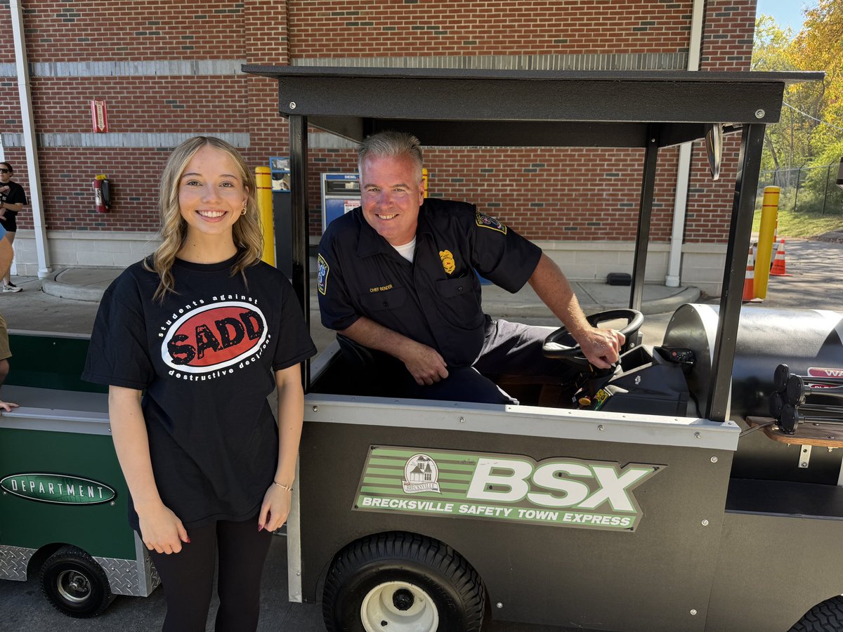 bbhcapa's tweet photo. @bbhcsd youth leadership members doing a great job volunteering @Brecksville safety days. https://t.co/15B5PRbJ8h