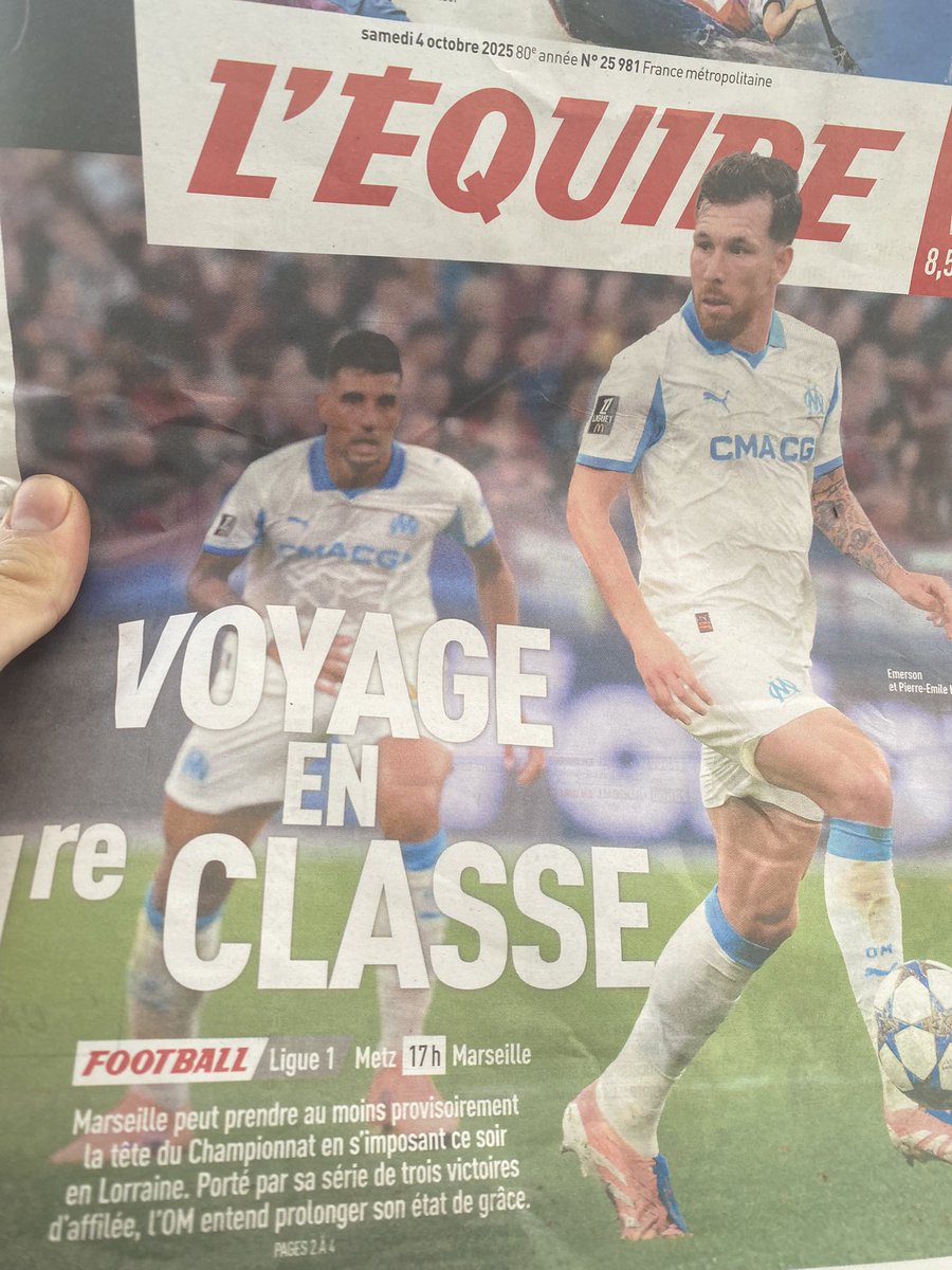 Regardez comme le ciel est trop beau 🩵🤍