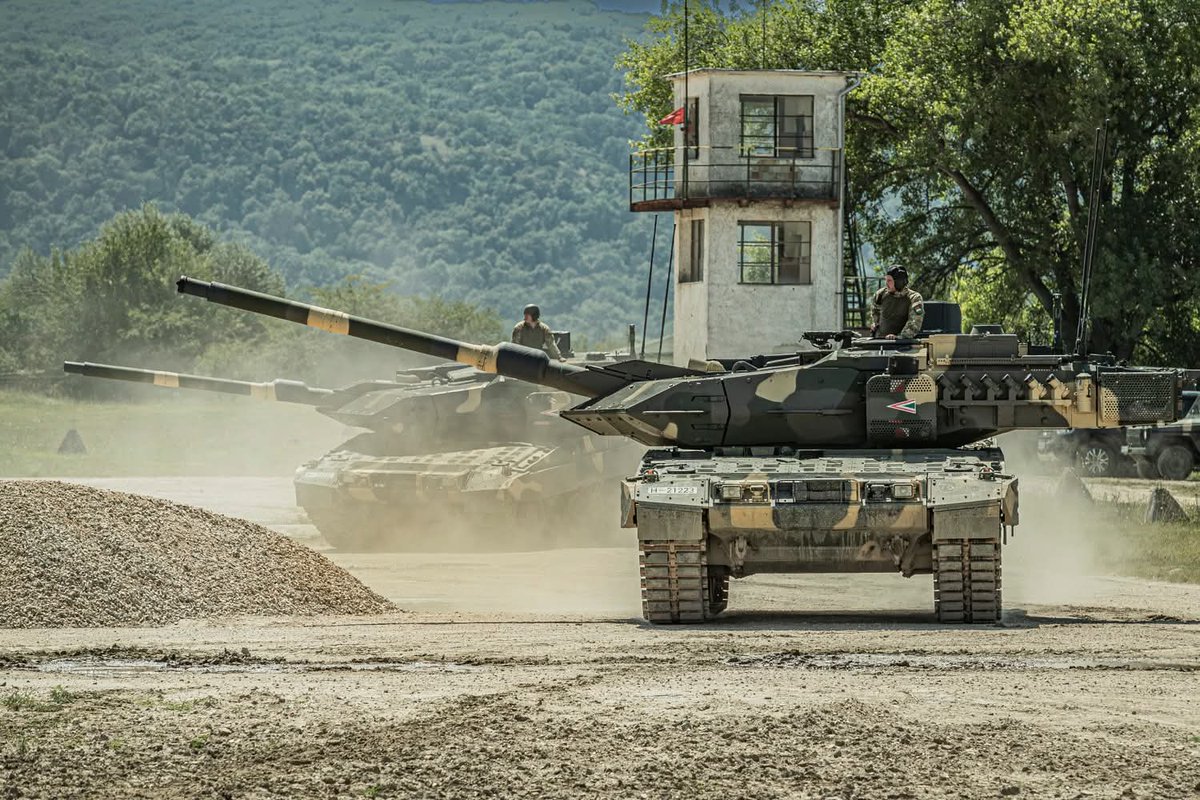 Danny_elMayor's tweet image. Photo Thread.

Hungarian Armor 🇭🇺.

Sources: Honvedelem Hu and Magyar Honvesdeg.

Leopard 2A7HU

⬇️1/x