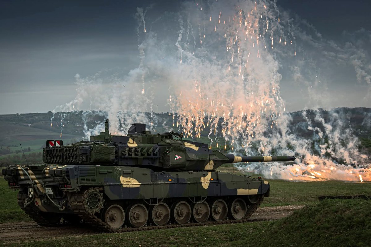Danny_elMayor's tweet image. Photo Thread.

Hungarian Armor 🇭🇺.

Sources: Honvedelem Hu and Magyar Honvesdeg.

Leopard 2A7HU

⬇️1/x