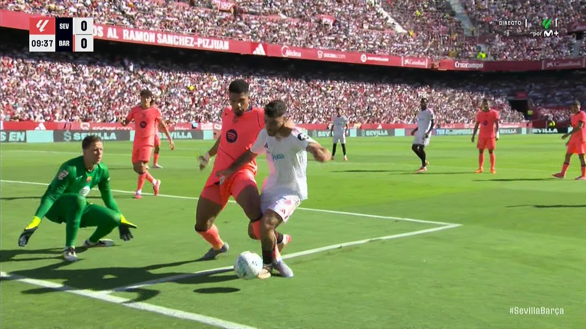 El Sevilla jugó mejor que el Barça

Pero el ROBO ARBITRAL que ha sufrido el Barcelona ha sido HISTÓRICO 

Y ojo,que lo dice un madridista