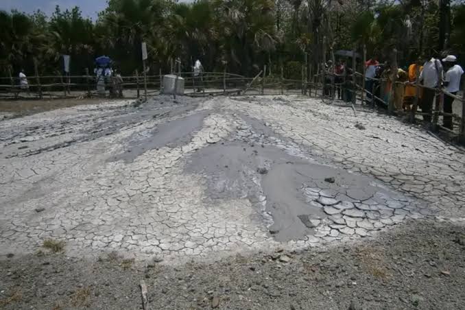 🌋GSI to Probe #Baratang Mud Volcano Eruption 
7 member team of @GeologicalInd will visit Baratang on Oct 7 which erupted at on Oct 2 around 1:30 pm, forming a 3–4 m mound over 1,000 sq m. Experts suspect tectonic movement behind the eruption  possibly linked to #Barren Island