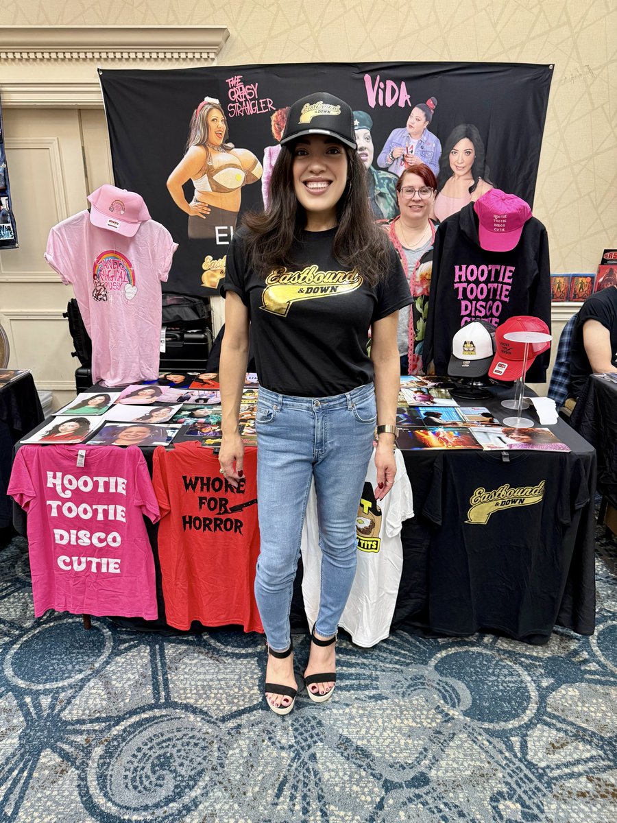 ederazzo's tweet photo. 2nd and 3rd day at #CinemaWasteland and having so much fun! 🎬💀
Come see me if you haven’t already — today’s the final day and I leave at 2:30pm! Let’s get weird one last time! 🤪

#CinemaWasteland #ElizabethDeRazzo #TheGreasyStrangler #EastboundAndDown #HorrorCon #CultCinema https://t.co/dTslwVh60C