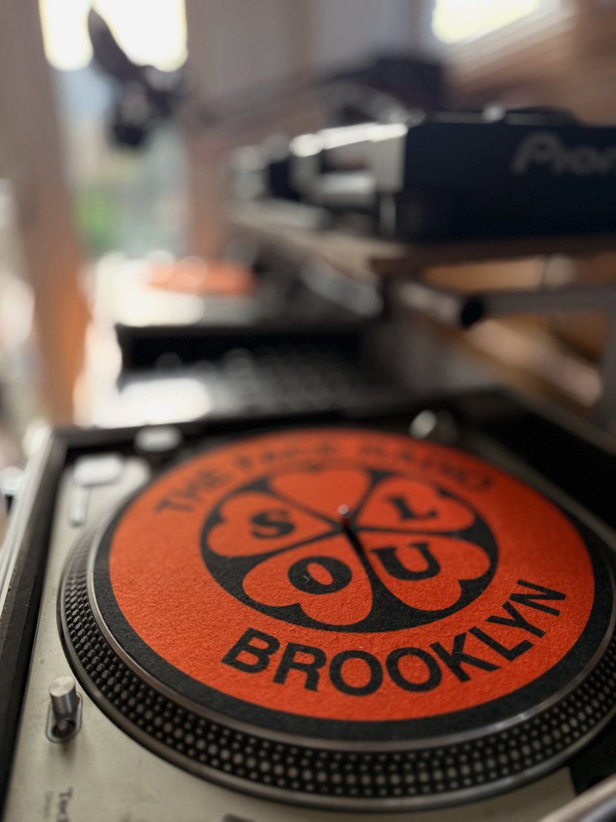 Soulside is live today — 2PM NYC / 7PM LDN 🎙️
Two hours of soul, funk, jazz, R&amp;B &amp; disco from across the decades — new drops &amp; timeless gems.
Tune in here:
🎧 thefaceradio.com/soulside
🎧 totallywiredradio.com
#SoulSide #TheFaceRadio #TotallyWiredRadio #SoulMusic #Funk #Jazz #RB