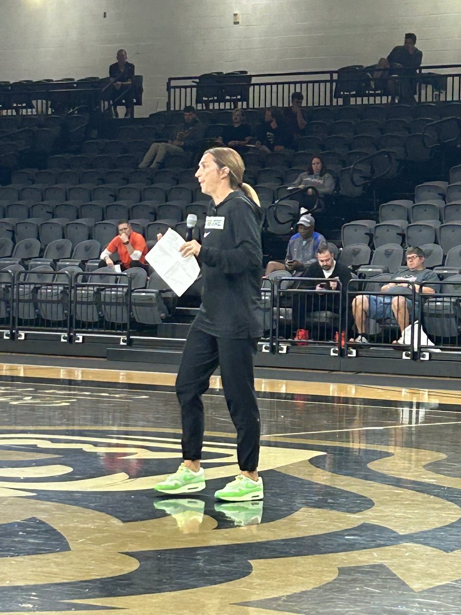 Robyn Fralick finishing out the 2025 BCAM Coaches Clinic. <a href="/BCAMCoaches/">BCAM</a> <a href="/MSU_WBasketball/">Michigan State Women's Basketball</a> <a href="/CoachFralick/">Robyn Fralick</a>