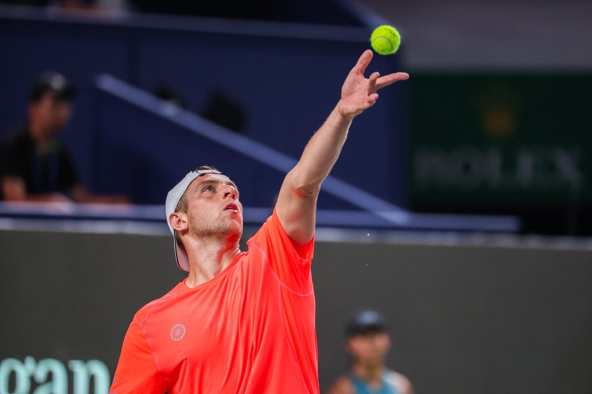 Griekspoor advances 6-7(3), 7-5, *3-2 as Sinner is forced to retire during the third set in Shanghai...

<a href="/SH_RolexMasters/">Rolex Shanghai Masters</a> | #RolexShanghaiMasters