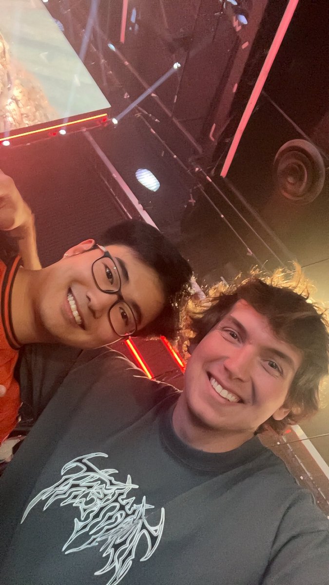 ri0ntv's tweet photo. THATS MY W STRIPPER NOW W CHAMPION

All I’m gonna say is NRG has been on a different level since these pics, coincidence??? https://t.co/ShdOwggsrw