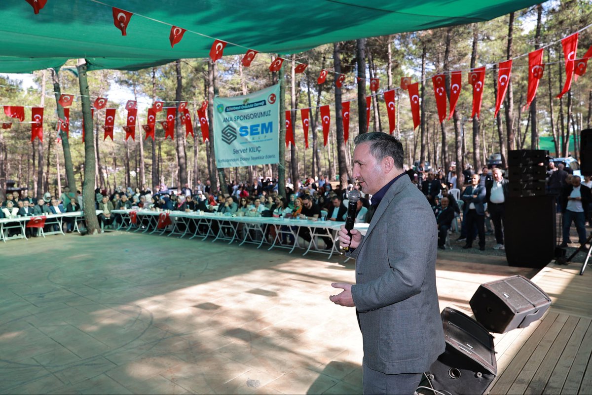 alitombastr's tweet photo. Sultanbeyli Ordulular Derneği’nin düzenlediği piknik organizasyonuna, AK Parti Sultanbeyli İlçe Başkanımız Sn. Ayhan Üşdi ve MHP İlçe Başkanımız Sn. Abdullah Çınar ile katıldık. 

Samimi karşılamaları ve içten ev sahiplikleri için Dernek Başkanımız Günay Şahin’e ve kıymetli hemşehrilerime teşekkür ederim.

Rabbim, birlik ve beraberliğimizi daim eylesin.