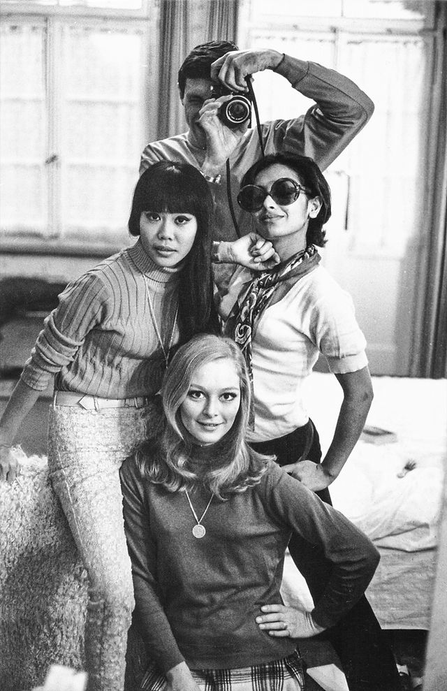 Thunderballs007's tweet image. Mona Chong, Jenny Hanley, Felix Aeberli and Zaheera in Mürren, Switzerland during filming for On Her Majesty's Secret Service  

Photograph by Felix Aeberli
