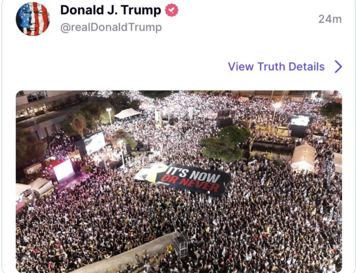 Trump, İsrail’deki Netanyahu karşıtı gösterileri paylaşıyor.
Göstericiler Trump’ın planının eksiksiz uygulanması için hükümete baskı kurmaya çalışıyor: “Ya şimdi ya asla”
Trump, daha önce hiçbir ABD başkanının yapamadığını yaparak Netanyahu’yu zorluyor, umarım devamı gelir