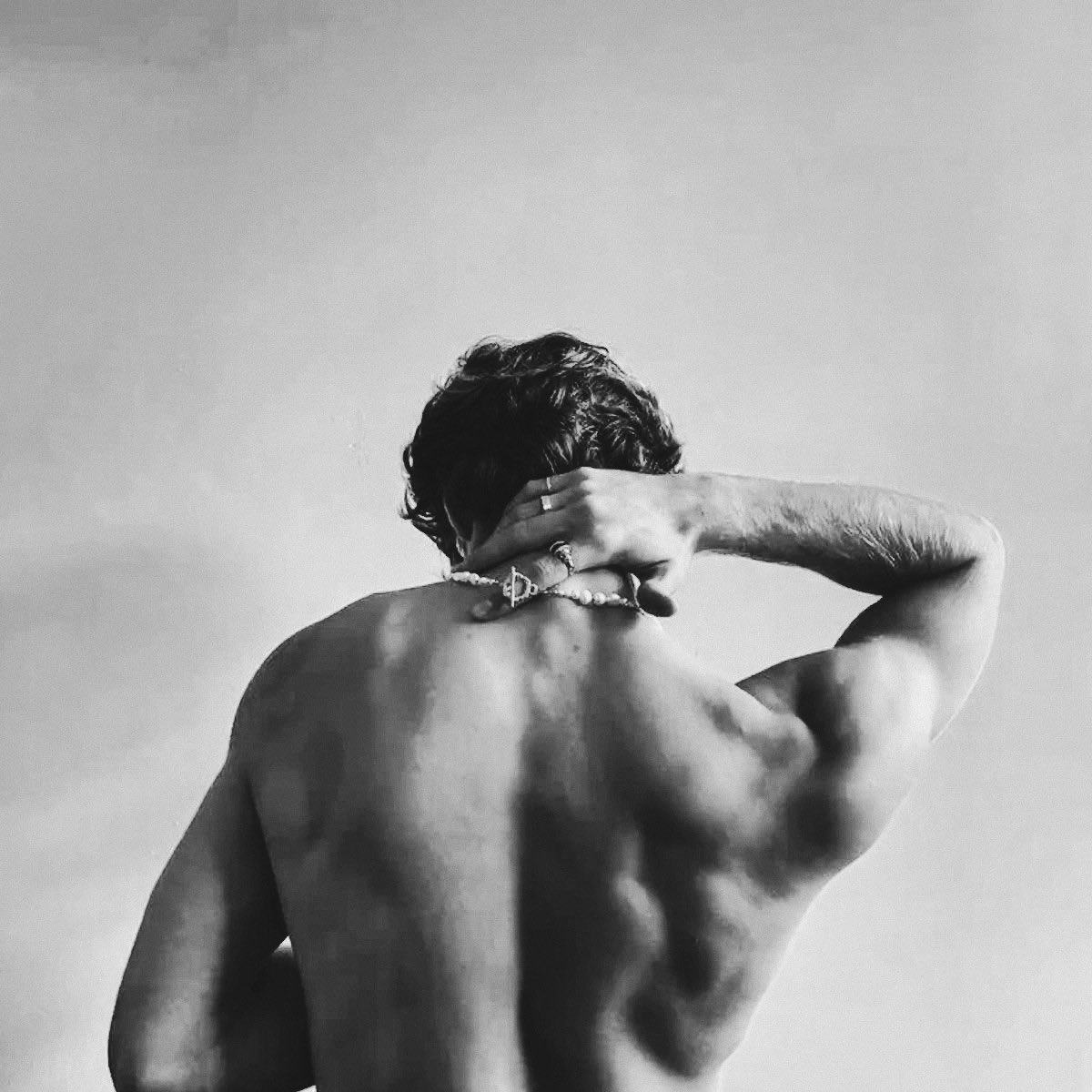 ⠀ 

⠀ ⠀ ⠀𝚂𝙴𝙳𝚄𝙲𝚃𝙸𝚅𝙴 𝚂𝚄𝙽𝙳𝙰𝚈 , 
⠀ ⠀ ⠀forgetting about my shirt today . 

⠀