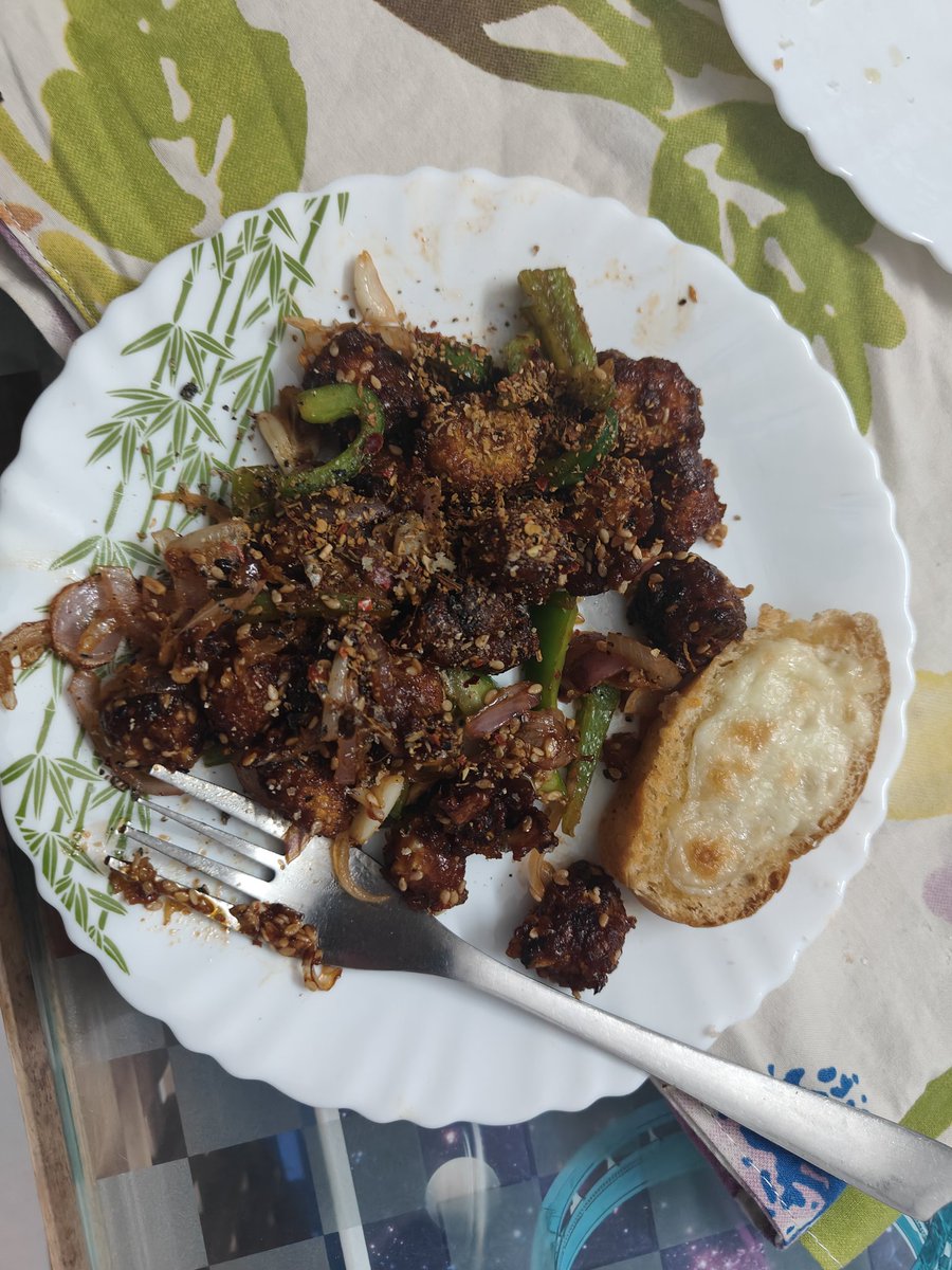 devamitrapanda's tweet image. #myrandomclick weekend Veg Chilli sweetcorn and garlic bread 🥪