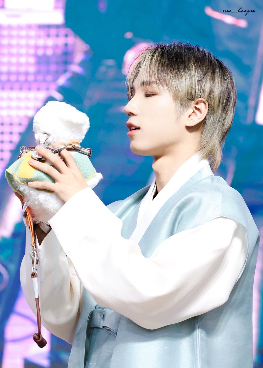 행복한 추석 보내세요🐩🤍

240208 메이크스타

#성국 #SUNGKOOK
#배너 #VANNER
#꾹부기