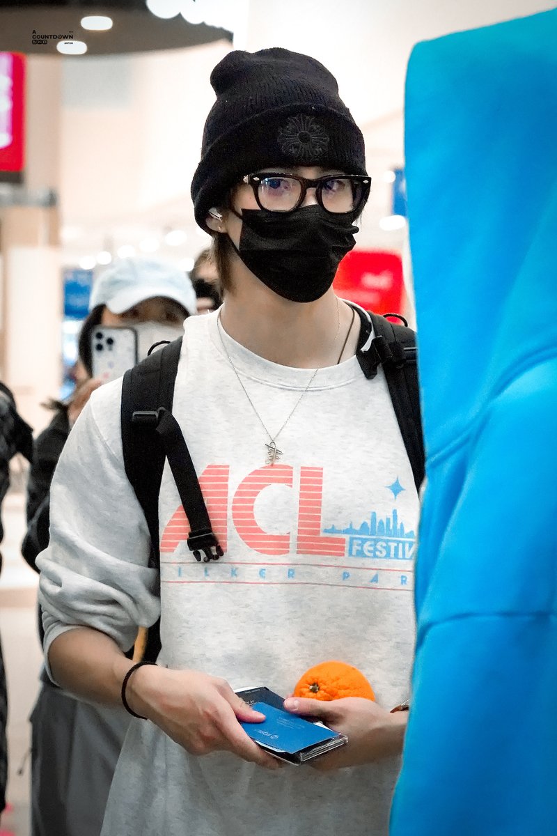 공항 패션으로 화제를 모은 앤톤