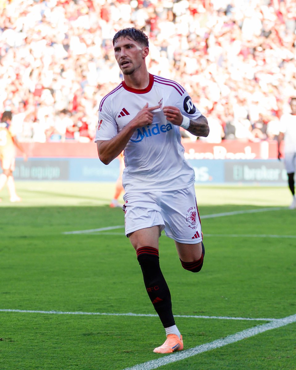 LaLiga's tweet image. ❤️ PURO SEVILLISMO. 🤍

#LALIGAEASPORTS | @SevillaFC