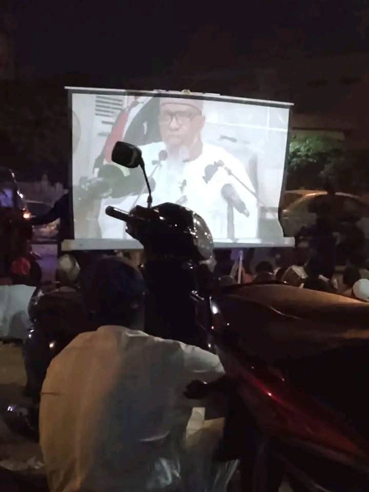 AysheertG's tweet photo. Sunnah sai  karɓuwa ta ke, kuma duk wanda yashigo baya fita! sunna leƙa gidan kowa. ❤ https://t.co/YorUHoKsXf