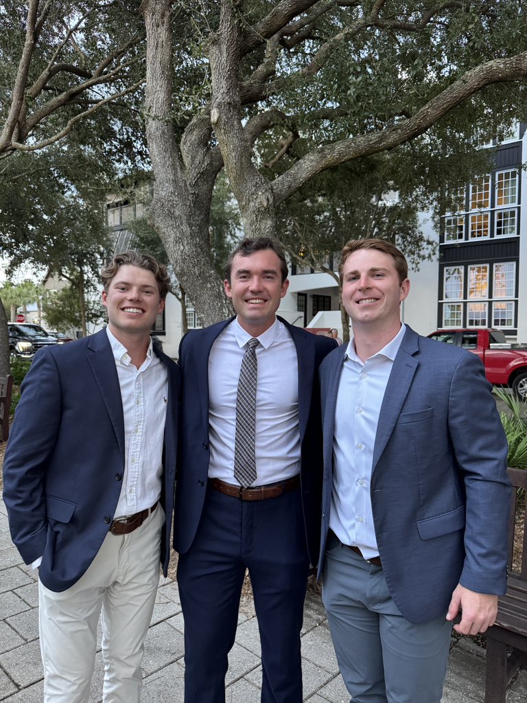 postedguy's tweet image. White dudes for Harris