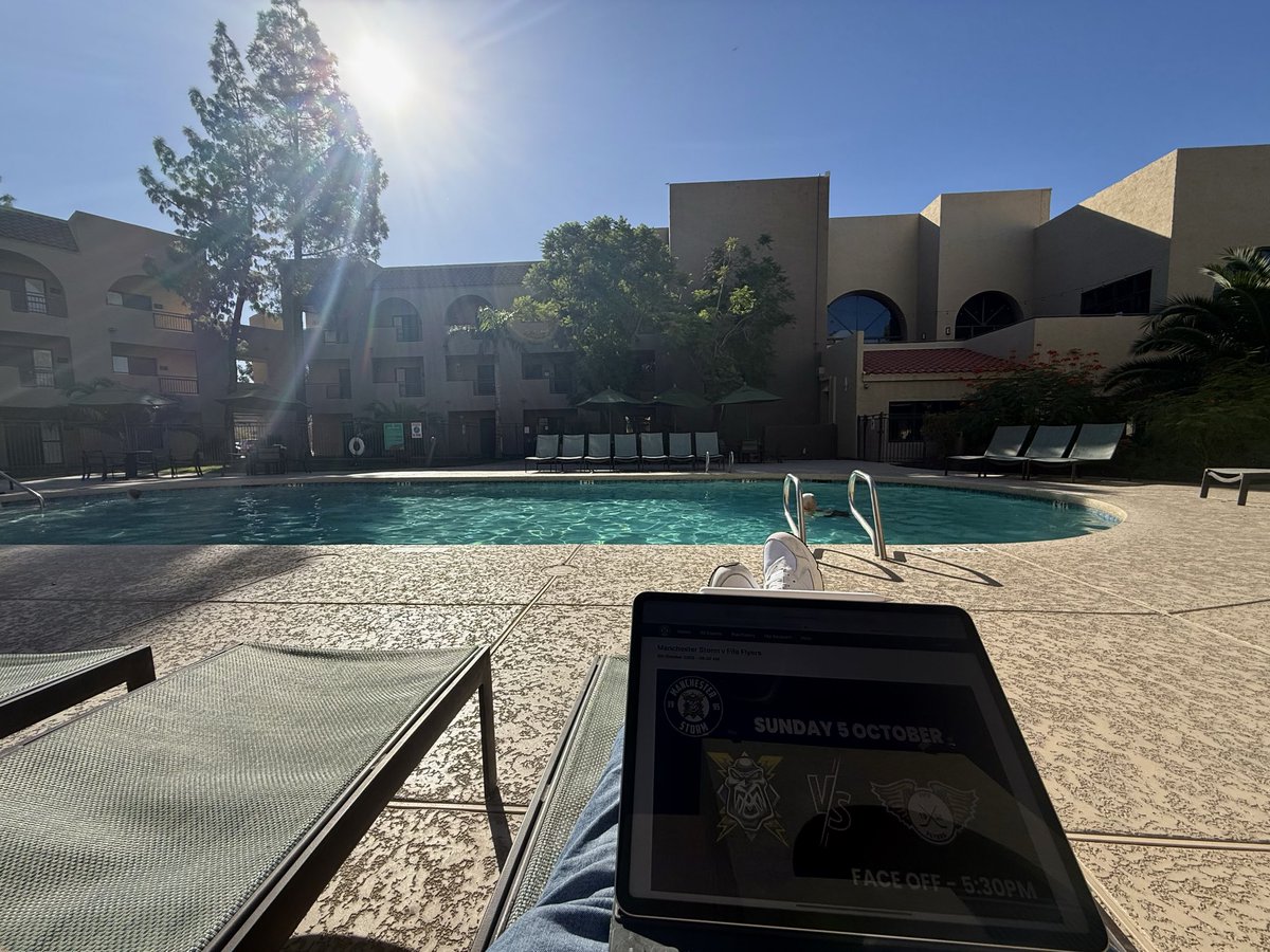 Scoob100's tweet photo. Perfect Sunday morning watching @FifeFlyers from the poolside. @Mcr_Storm #phoenix #Arizona https://t.co/0W3oRvHcuG