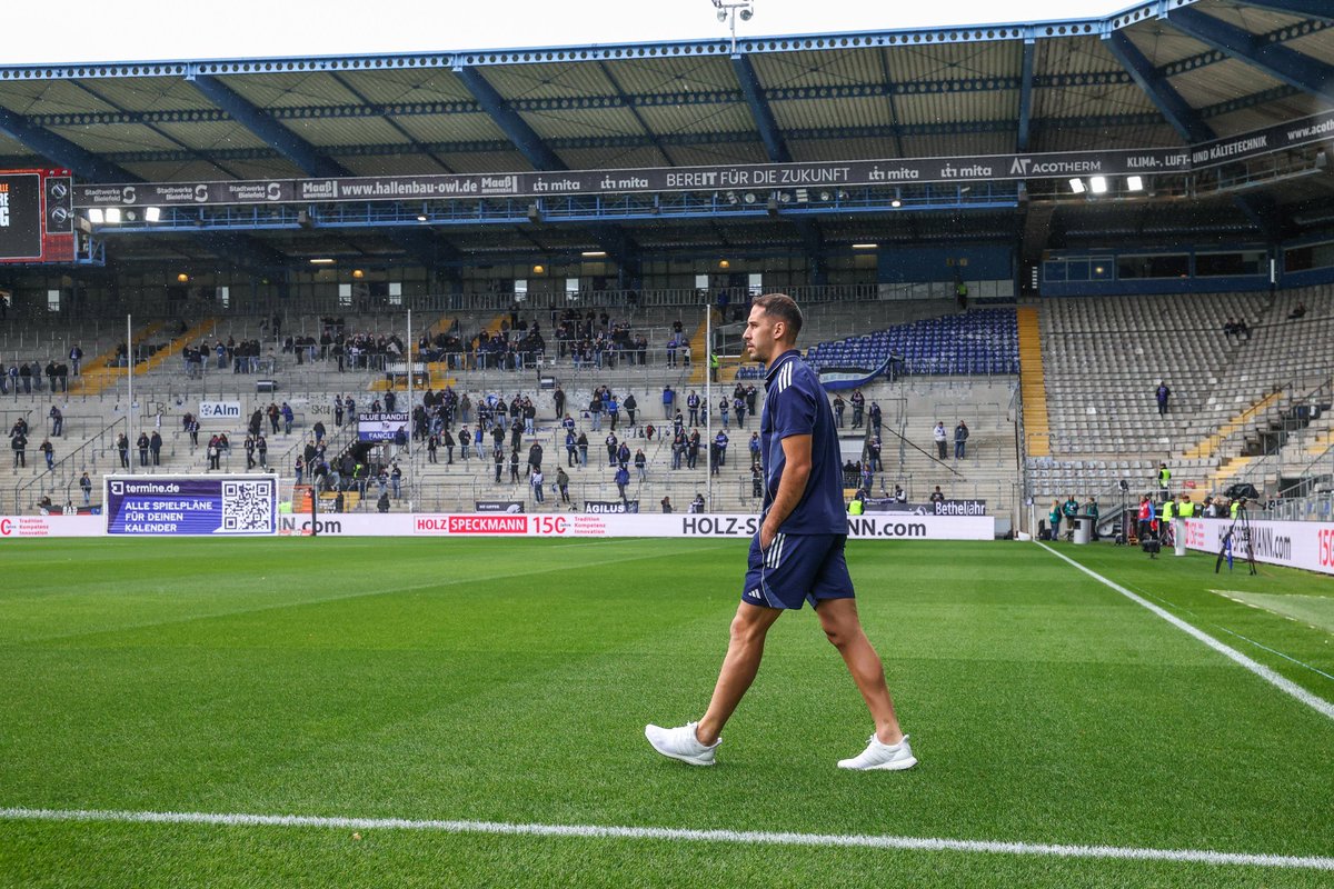 Nikola Katic Arbeitsnachweis:

- als einziger in kurzer Hose beim Prematch Walk (Alpha Male Aura)
- gefühlt jeden Zweikampf gewonnen 
- auf FairPlay Basis Grodowski in die stabile Seitenlage befördert 
- Monster Block mit bosnischen Monster Cock 

Mein Verteidiger Freunde 🔥