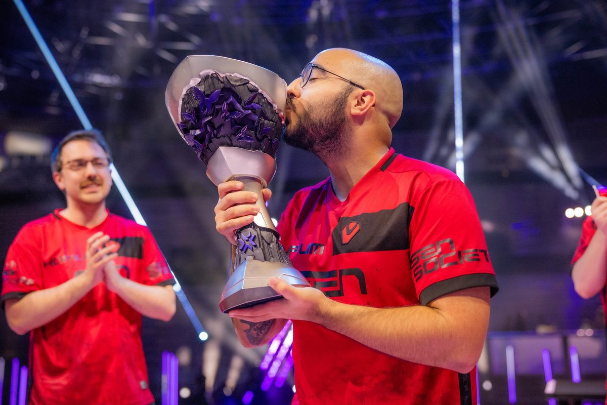 CAMPEÃO DE MASTERS E CHAMPIONS???

SÓ TEM UM: 🇧🇷 GUSTAVO "SACY" ROSSI

🐐