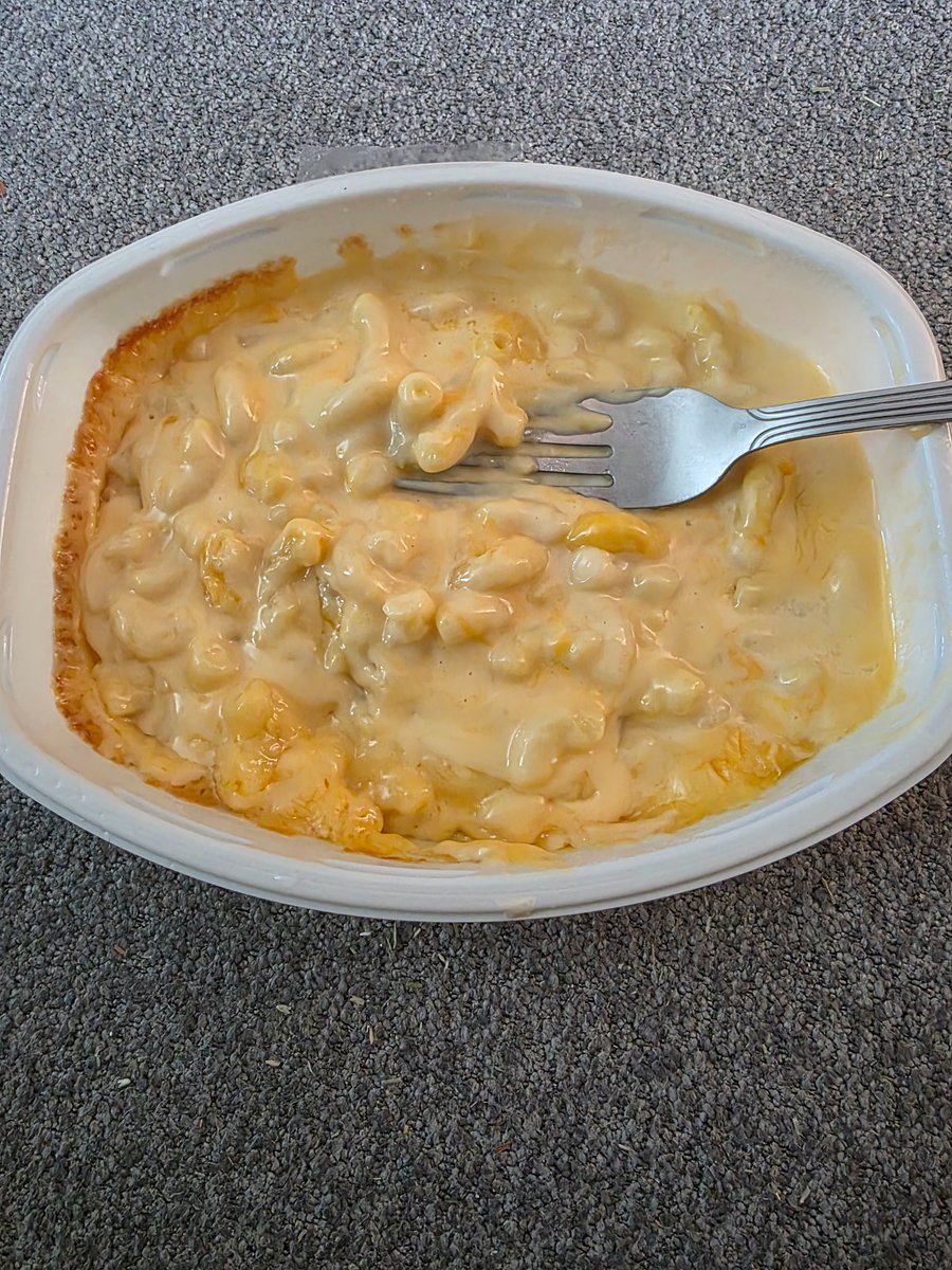 tacosbasic's tweet photo. I'm sorry but what is this. My first time buying the 5 cheese ultimate whatever the heck from @stouffers . There's barely anything in this container. All I've done is stir it. https://t.co/aM5NSJQ39G