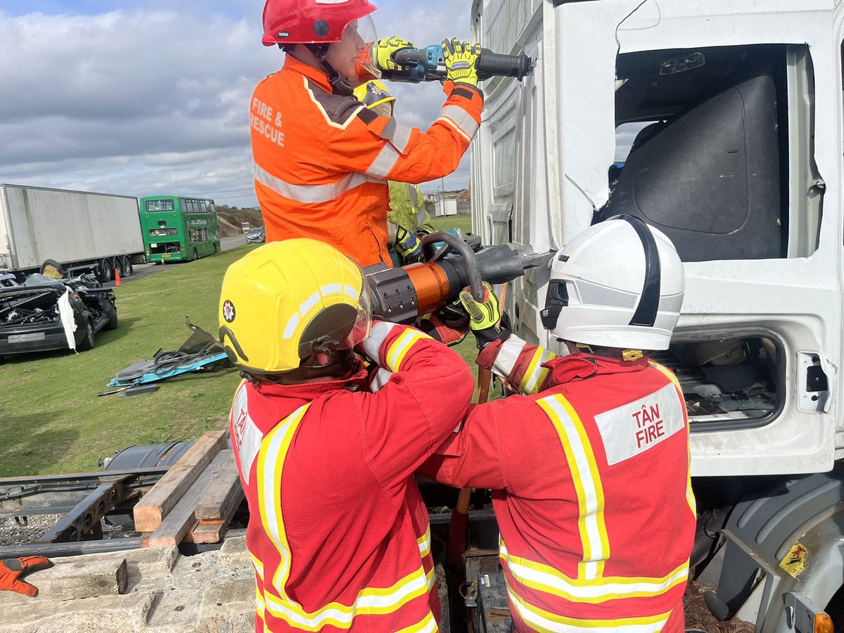 GLTechRescue's tweet image. Is your #fireandrescue Service properly prepared for #heavyrescue incidents?
Do you have the equipment, risk awareness, specialist training and partnership working to manage these incidents safely? 
visit gltechrescue.co.uk or Gareth@gltechrescue.co.uk to start your journey.