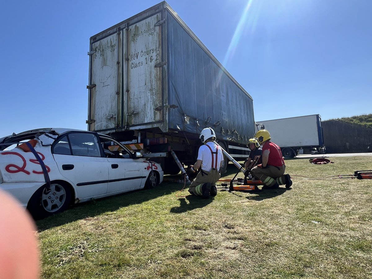 GLTechRescue's tweet image. Is your #fireandrescue Service properly prepared for #heavyrescue incidents?
Do you have the equipment, risk awareness, specialist training and partnership working to manage these incidents safely? 
visit gltechrescue.co.uk or Gareth@gltechrescue.co.uk to start your journey.