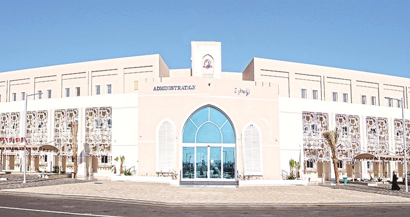 عدت للتدريس الجامعي هذا الفصل خريف ٢٠٢٥م بجامعة الشرقية محاضرا متعاونا في قسم اللغة العربية. غرس الفهم في العقول الشابة وتحفيزهم على التعلم من الأعمال التي أبرع فيها.  
سعدت كثيرا بلقاء الطلاب بعد طول انقطاع عن التدريس لأكثر من ثلاث سنوات.