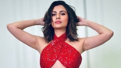 RubyLaser_'s tweet image. Some walk in to be seen, others to be remembered.
And that difference was clear the moment she stepped inside.
QUEEN MALTI ARRIVED IN BB19 — and history got its headline.