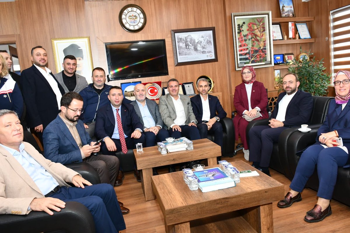 Ak Parti İstanbul İl Başkanımız Sn. <a href="/abdullahozdemir/">Abdullah Özdemir</a> ile birlikte, Kastamonulular Dayanışma Derneği Başkanı Sn. Rahmi Sezer’in ev sahipliğinde düzenlenen kahvaltı programına katıldık.

#BizBirlikteDahaGüçlüyüz 
<a href="/akpartiistanbul/">AK Parti İstanbul</a>