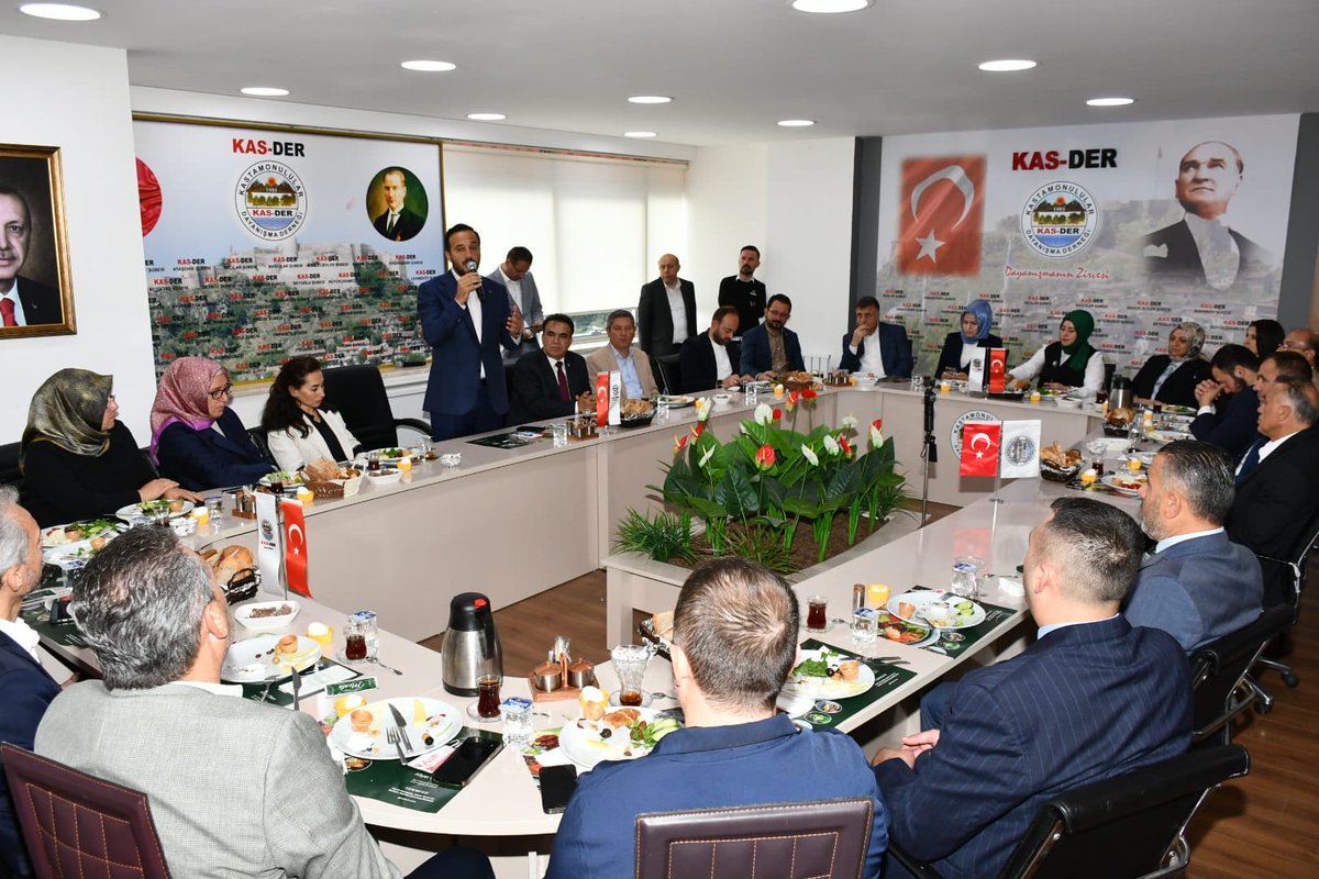 ByUgurAcar's tweet photo. Ak Parti İstanbul İl Başkanımız Sn. @abdullahozdemir ile birlikte, Kastamonulular Dayanışma Derneği Başkanı Sn. Rahmi Sezer’in ev sahipliğinde düzenlenen kahvaltı programına katıldık.

#BizBirlikteDahaGüçlüyüz 
@akpartiistanbul https://t.co/9Sd1kKVpDj