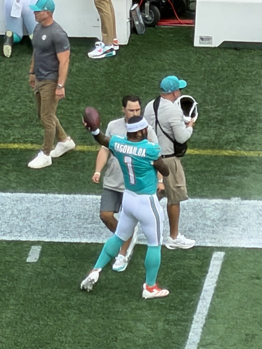 hopper1414's tweet photo. Fins Up! https://t.co/mSOvAJtjS0