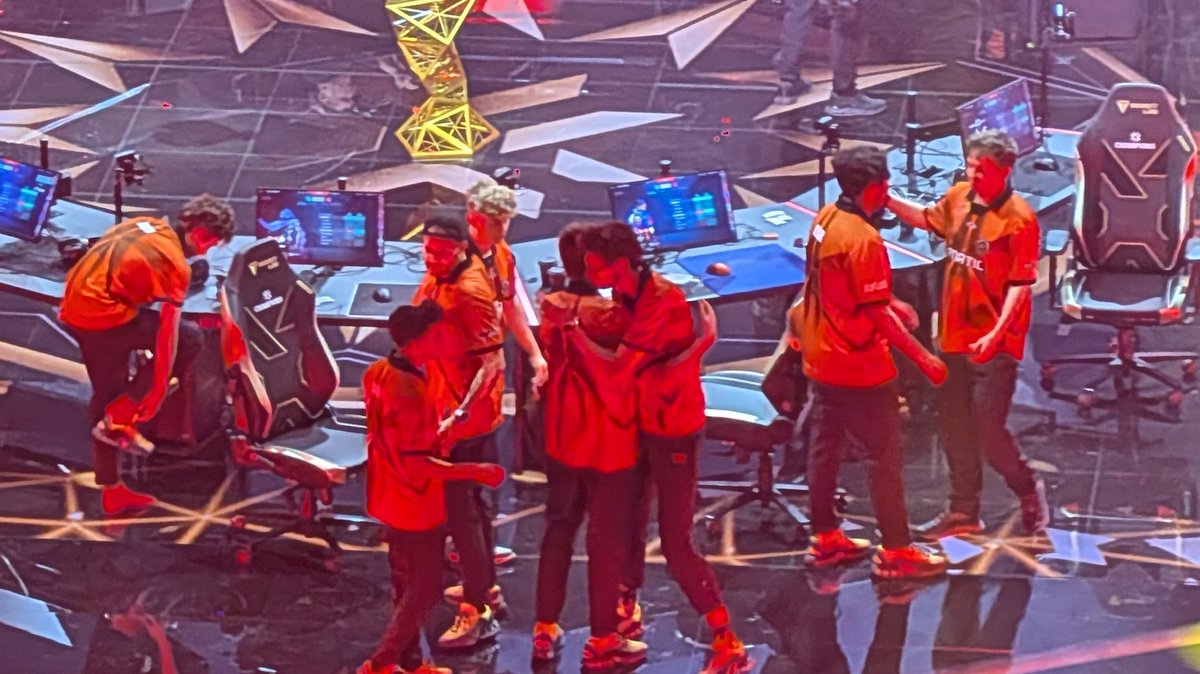 freezingc1ouds's tweet photo. from watching you at kickoff in berlin to seeing you again on the big stage at champs in paris. im so proud of you fnatic 🧡 the team is insane and it was an honor to witness this amazing run! thank you for this year 🫂 #alwaysFNC https://t.co/WEw4O8768I