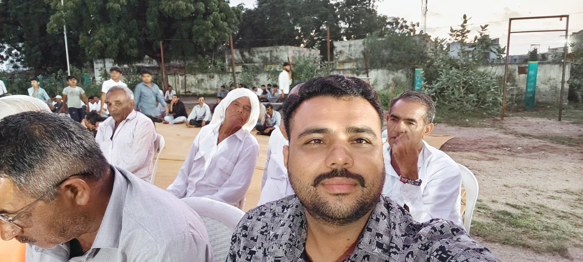 dhirajpataliya9's tweet image. संघ के शताब्दी वर्ष पर यह दृश्य सिर्फ गणवेशधारी स्वयंसेवकों का नहीं बल्कि अनुशासन, राष्ट्रभक्ति और सेवा की उस परंपरा का है जिसने भारत को आत्मगौरव से जोड़ा है।
आइए, इस पावन अवसर पर संकल्प लें  “राष्ट्र प्रथम, स्वयं पश्चात” के पथ पर चलकर भारतके निर्माण में योगदान दें।
🇮🇳🇮🇳
@RSSorg