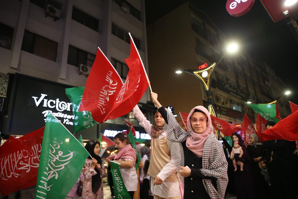 Peygamber Sevdalıları Vakfı ve Umut Kervanı ile birlikte düzenlediğimiz, 7 Ekim’e kadar devam edecek olan nöbet etkinliğimizden kareler. 📸 

#İskenderun #Gazze #SumudFilosu