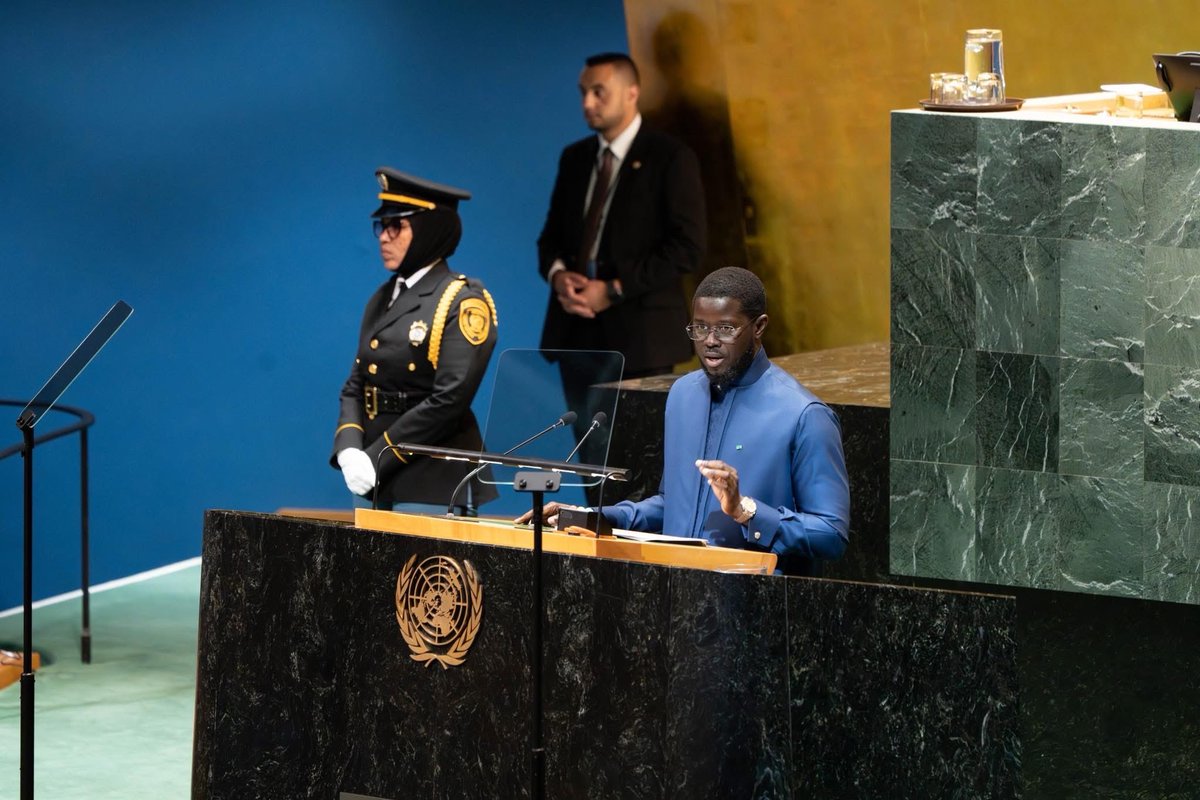 #flashback✨
J’ai assisté avec fierté au discours du Président <a href="/PR_Diomaye/">Bassirou Diomaye Faye</a> à la tribune des Nations Unies 🇺🇳. Un moment fort où la voix du Sénégal s’est affirmée pour la paix, la justice, la souveraineté et l’égalité entre les peuples. Un message de vérité, de courage et d'espoir