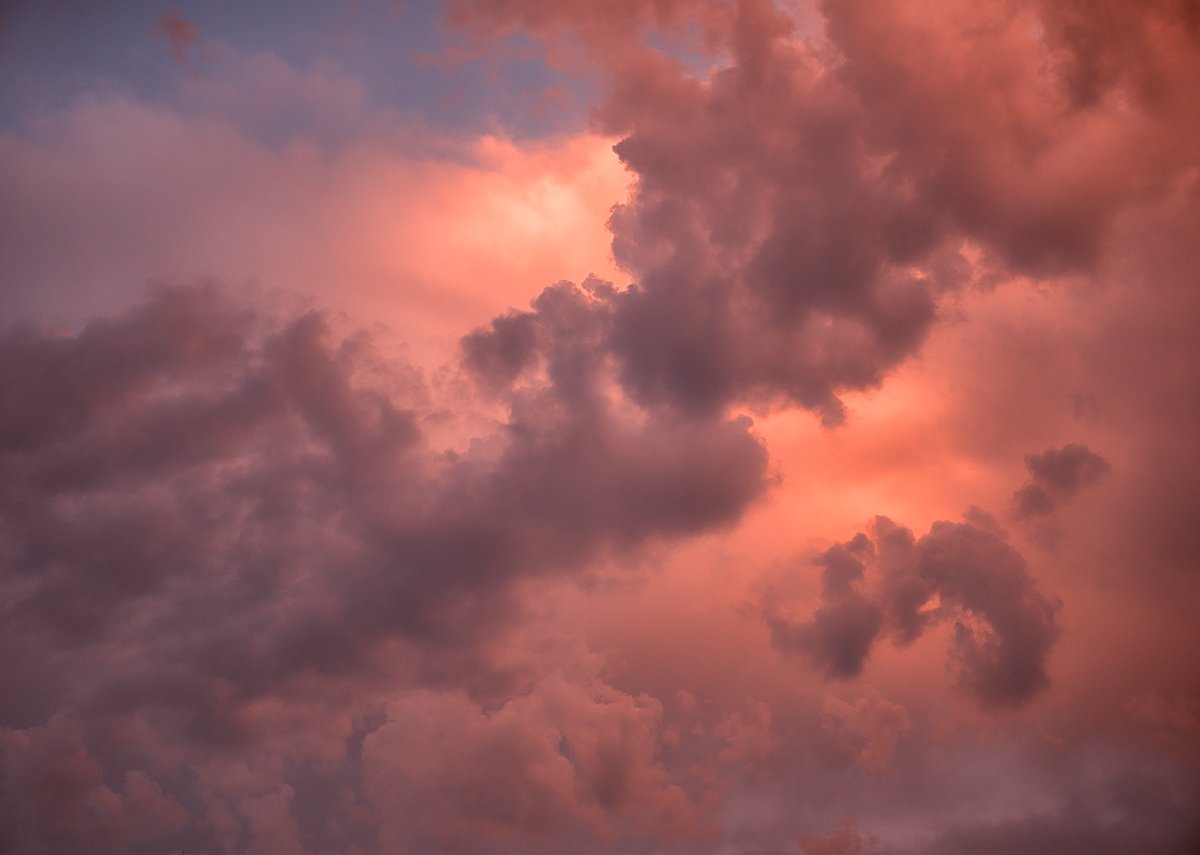 Sam_Alexandra23's tweet image. Good day Gang!  How about we share some #Cloud busting shots today! Nothing but cloudy skies!  I used to love watching clouds as a child and so it&apos;s a happy kind of feeling to now capture them. #Photography #Nature #Clouds #Sky #Light
