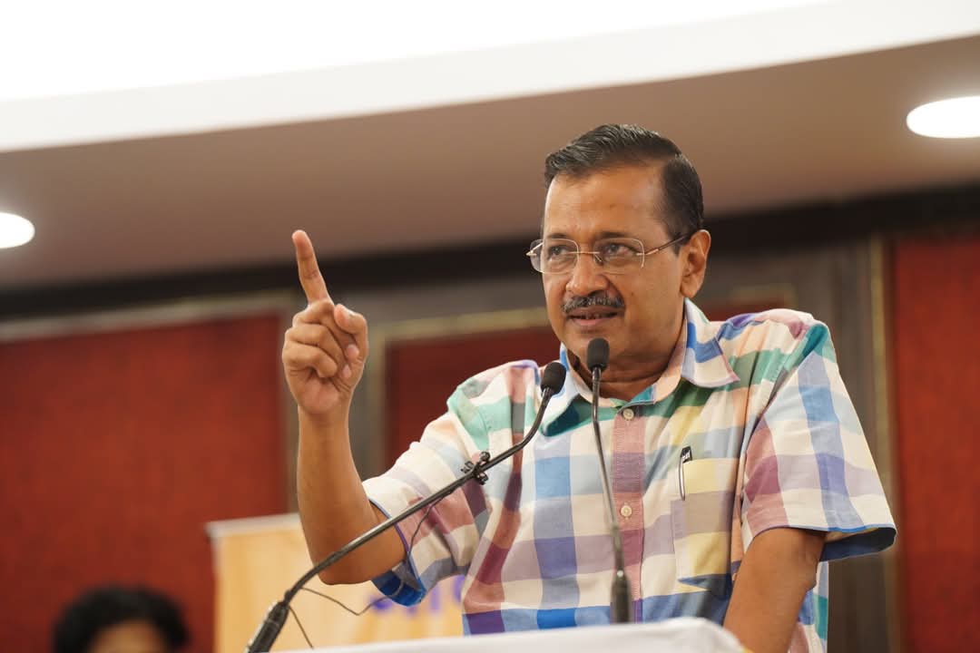 RanjeetThakurAA's tweet photo. 🔥 2027 में गोवा बदलेगा, आएगा ईमानदार शासन! 🔥
आज नॉर्थ गोवा में @AamAadmiParty के राष्ट्रीय संयोजक @ArvindKejriwal जी ने वॉलंटियर्स से मुलाकात कर उन्हें प्रेरित किया कि वे गोवा की जनता की सेवा करें और भ्रष्ट BJP सरकार को हटाकर ईमानदार AAP सरकार बनाएं।
#GoaWithKejriwal #AAPGoa2027