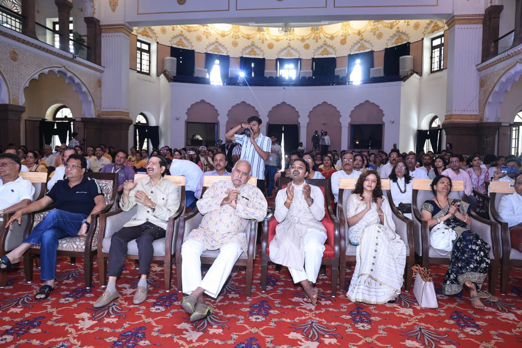 Today, Bhopal became the heart of world peace.

Thanks to <a href="/Reikiayush/">Ayush Gupta</a> and 1000+ healers spreading healing energy across the globe. 🌍✨

#HealingForWorldPeace