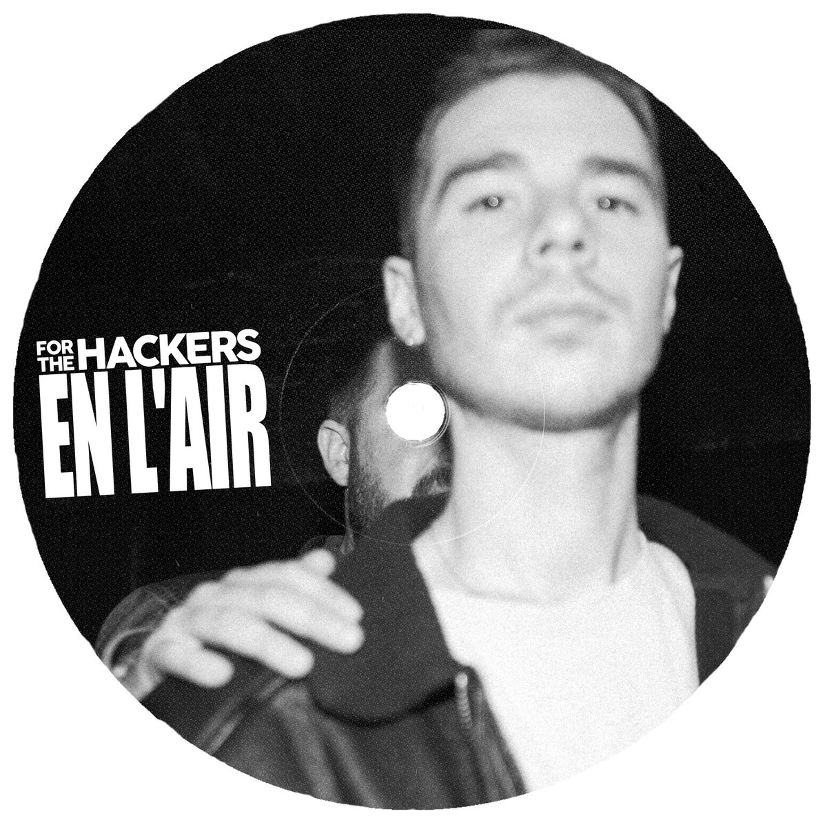 Nouveau single « En L’air » le Vendredi 17 Octobre sur toutes les plateformes 🚀 On a hâte de vous faire écouter ça 🎸 On a tourné le clip aujourd’hui et voici la pochette by Saint Lalonde 📸