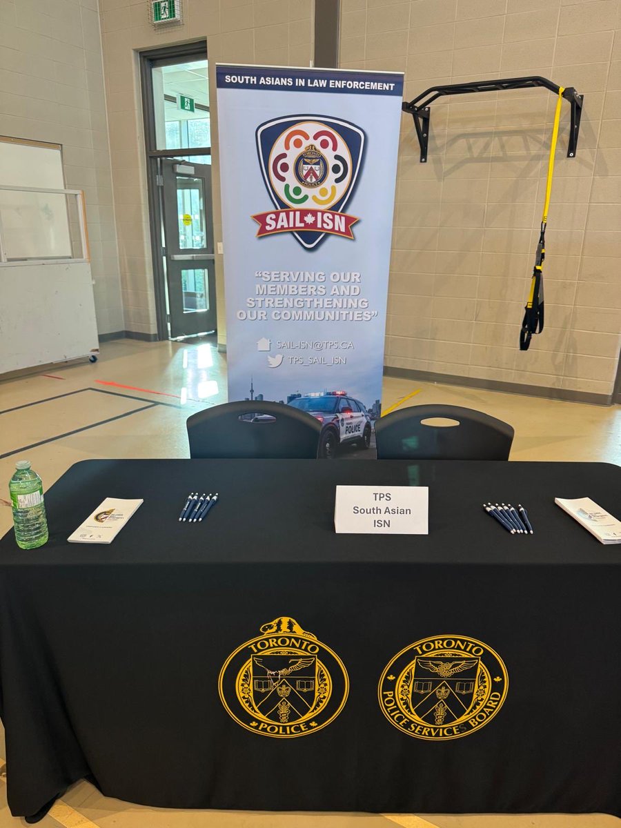 South Asians in Law Enforcement -ISN (@tps_sail_isn) on Twitter photo Today members from our internal support network attended the Ontario police services recruitment fair supporting women in policing.
It was a fantastic turnout from Services across Ontario!
Thank you for having us !!
<a href="/TorontoPolice/">Toronto Police</a> Today members from our internal support network attended the Ontario police services recruitment fair supporting women in policing.
It was a fantastic turnout from Services across Ontario!
Thank you for having us !!
<a href="/TorontoPolice/">Toronto Police</a>