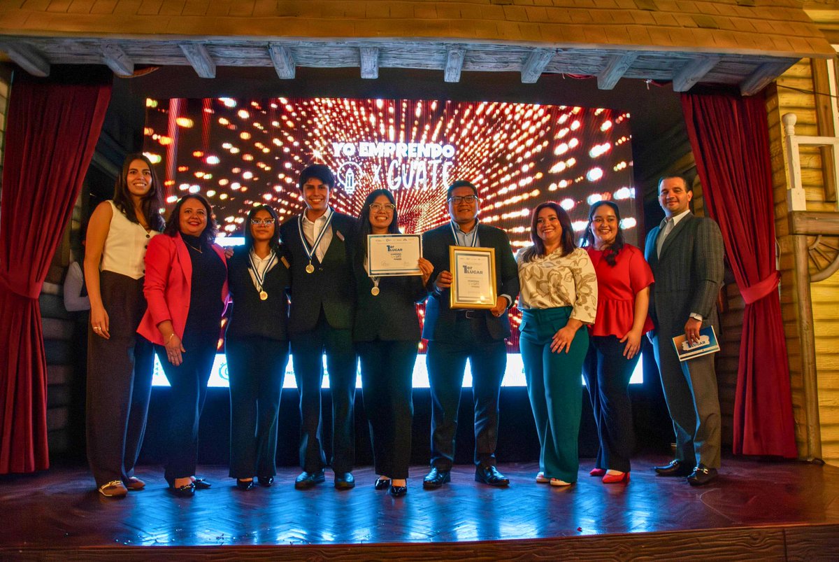 quintopodergt's tweet image. 🇬🇹 ¡Guatemala rumbo a Brasil! Future Fund ganó #YoEmprendoXGuate2025 y podría representar al país en #COY2025 en Río de Janeiro.
🎓 Más de 60 empresas juveniles compitieron.
#FutureFund #JuniorAchievementGT #CIG #EmprendimientoJuvenil #GuatemalaEnBrasil quintopoder.com.gt/2025/10/05/gan…