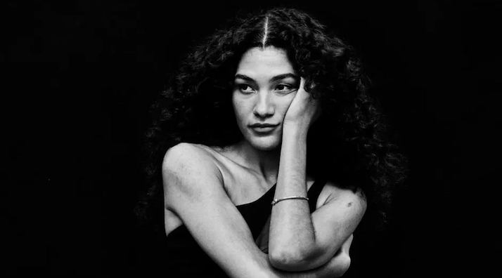 ComplexCut's tweet image. We need to get our pretty princess, the absolutely stunning sophomore sweeper, THE ART OF LOVING by the neo-soul pop prodigy, #OliviaDean, up to number one, baby! Stand beside her, boys, girls, and lovely non-binaries! She is a FINAL GIRL for all time.