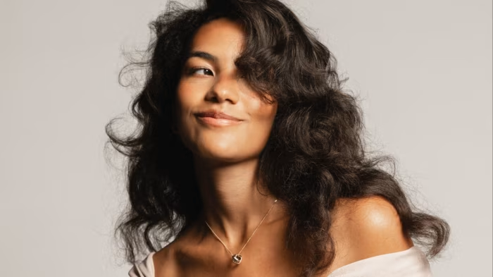 ComplexCut's tweet image. We need to get our pretty princess, the absolutely stunning sophomore sweeper, THE ART OF LOVING by the neo-soul pop prodigy, #OliviaDean, up to number one, baby! Stand beside her, boys, girls, and lovely non-binaries! She is a FINAL GIRL for all time.