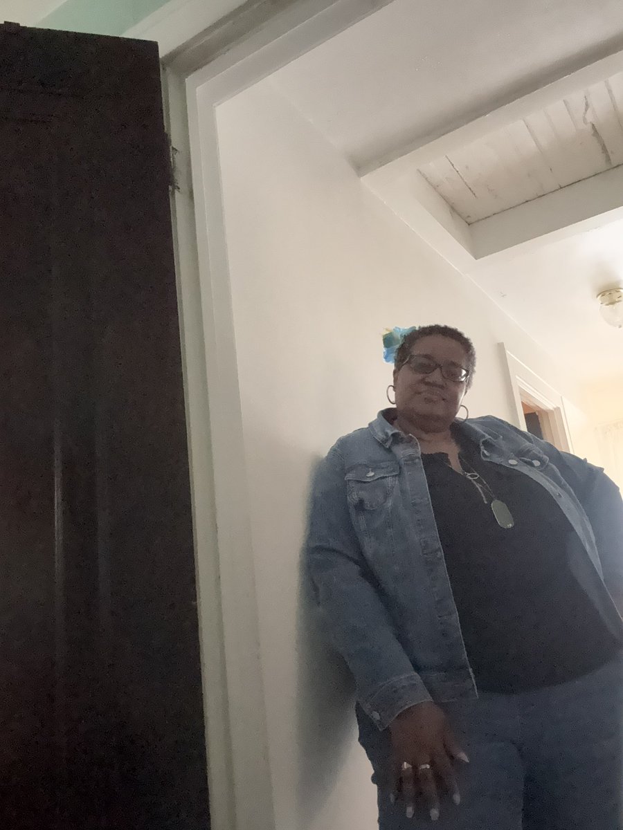 Ms_KatW's tweet image. Ready for The Queens concert tonight!  @PrettyMill1 @MsPattiPatti @ChakaKhan @MsGladysKnight 
#TheQueensTour