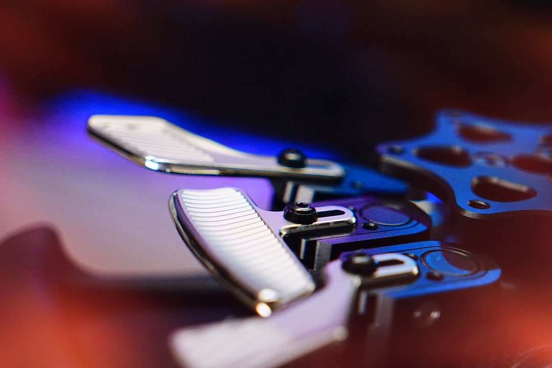 SimRacingHub_nl's tweet photo. This is art 🎨 Meet the Murico Raiden X Steering Wheel #simracing #murico https://t.co/Ws1LXlWI3i