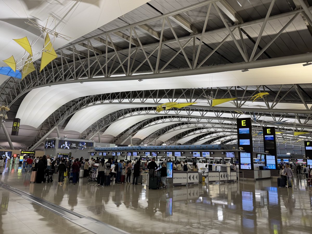 somtampattaya's tweet image. リムジンバスは50分で到着。キャセイのチェックインはキオスクであっという間に完了。待ち時間無し
#関西空港　#キャセイパシフィック